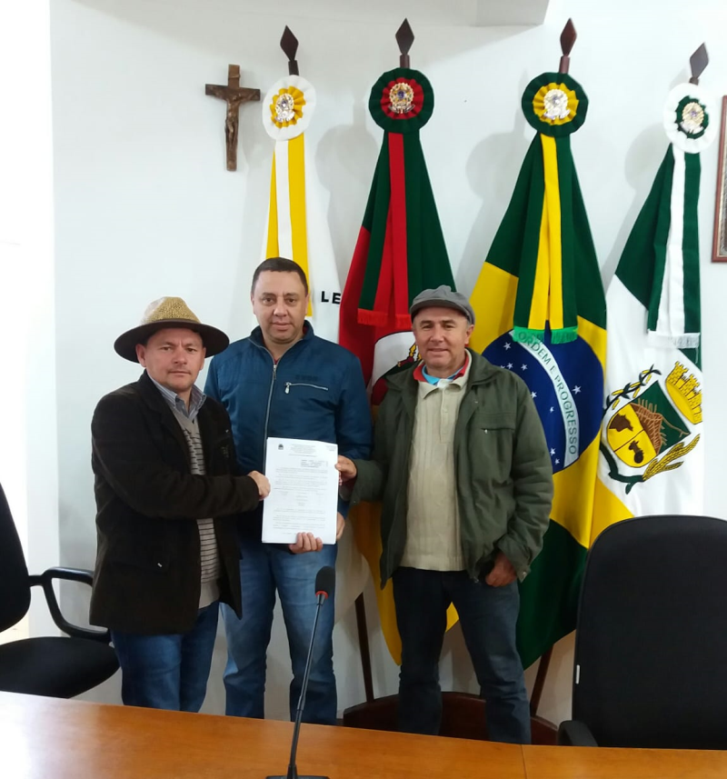 PROMULGADA A LEI DE ASSESSOR DE BANCADA